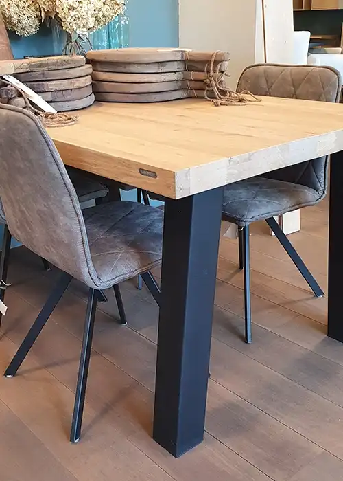 Eiken houten tafel Bardon